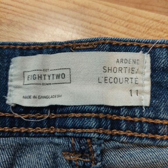 Womans Ardene Eightytwo Cut off Jean Shorts sz 11 - Picture 8 of 11